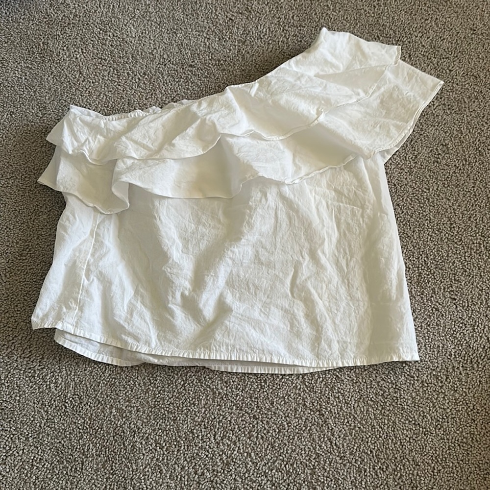 One shoulder top